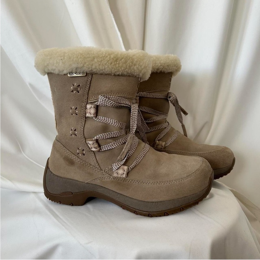 ULU Suluk Women's Waterproof Faux Fur Trim Leather Winter boots size 6. - Picture 5 of 11